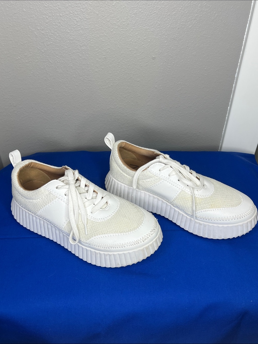 Womens Cooper Platform Lace-Up Sneakers Size 9
